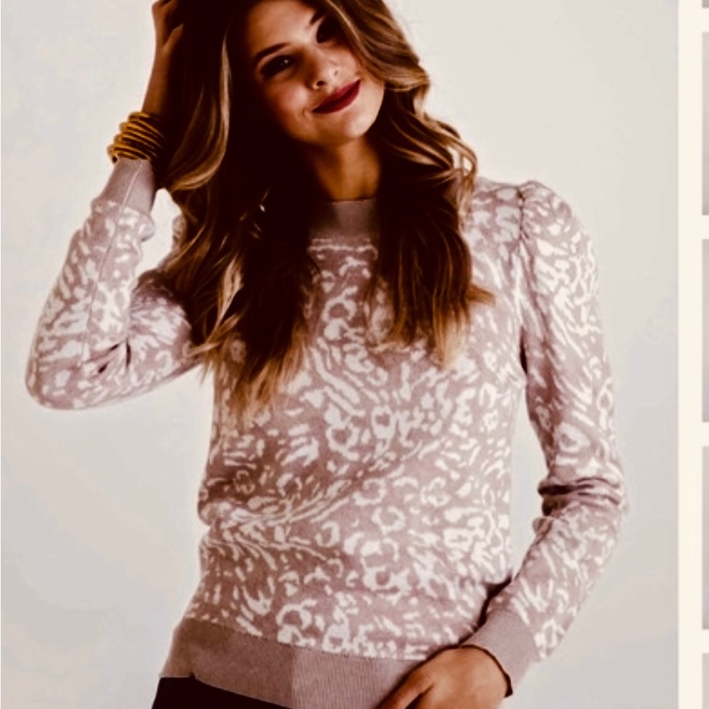 NWT SZ Small Karlie Taupe Leopard Puff Sleeve Sweater
